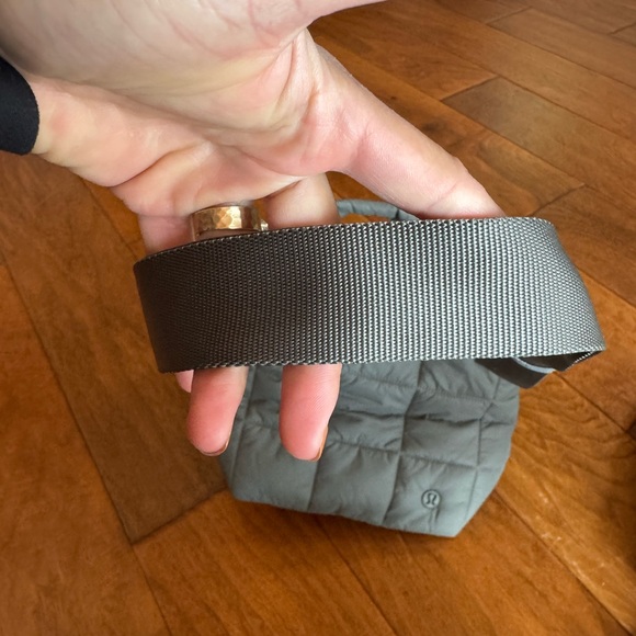 Quilted Grid Tote Bag Mini 5L - Picture 7 of 8